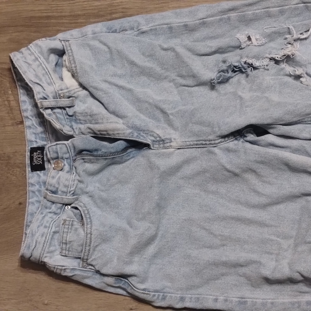 Ripped Y2K mom jeans